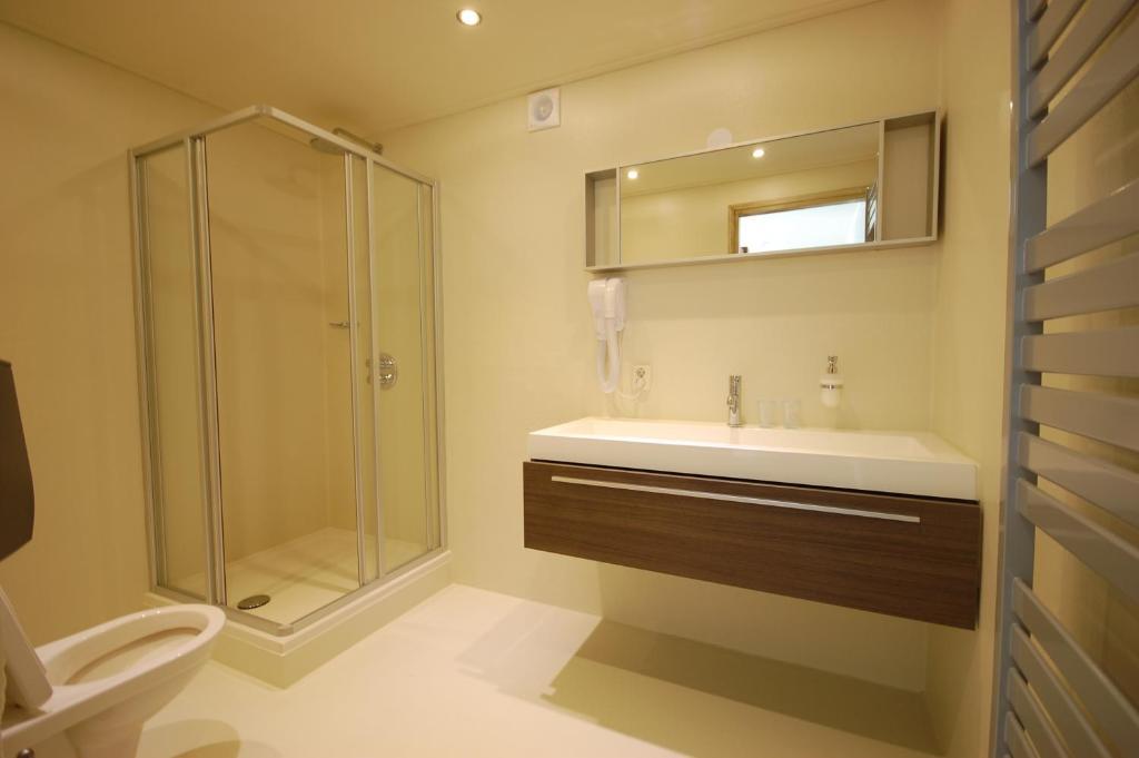 Hotel Bij Hen Op Ameland Hollum  Zimmer foto
